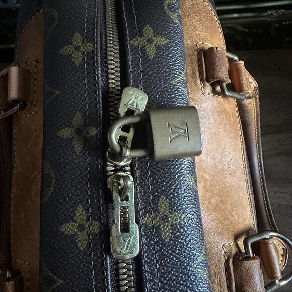 Vintage Louis Vuitton Deauville Bag - Picture 9 of 16